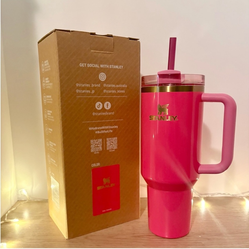 Stanley Pink Parade The Quencher H2.0 Flowstate Tumbler 40oz Limited Edition